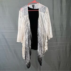 Chico Travelers Collection 2 Pc Top size 2 (18w)